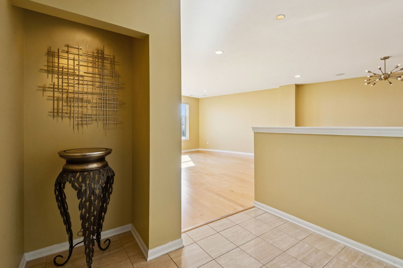 7748 N Sheridan Road 5