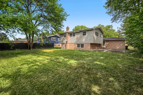 Tiny photo for 918 S Owen Street, Mount Prospect, IL 60056 (MLS # 12769581)