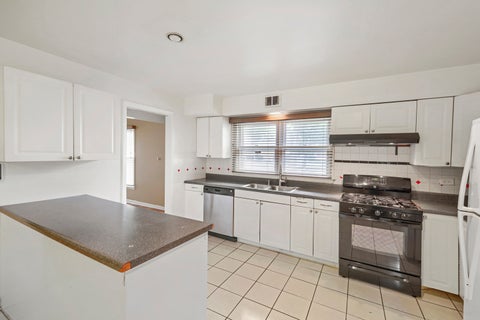 Tiny photo for 918 S Owen Street, Mount Prospect, IL 60056 (MLS # 12769581)