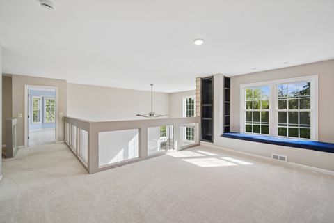 Tiny photo for 563 Dover Court, Buffalo Grove, IL 60089 (MLS # 12642033)