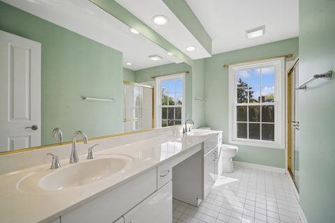 Tiny photo for 563 Dover Court, Buffalo Grove, IL 60089 (MLS # 12642033)