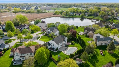 Tiny photo for 563 Dover Court, Buffalo Grove, IL 60089 (MLS # 12642033)