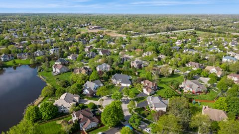 Tiny photo for 563 Dover Court, Buffalo Grove, IL 60089 (MLS # 12642033)