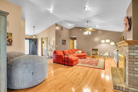 Tiny photo for 408 S Jeffery Drive, Mahomet, IL 61853 (MLS # 12610589)