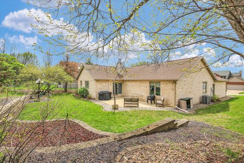 Tiny photo for 408 S Jeffery Drive, Mahomet, IL 61853 (MLS # 12610589)