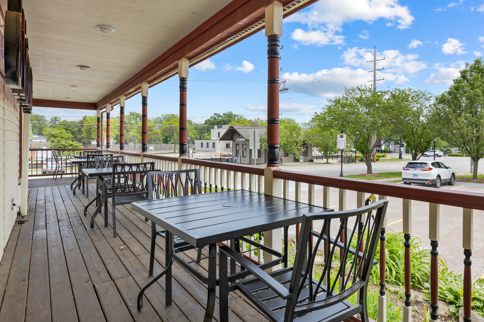 211 W Railroad Avenue