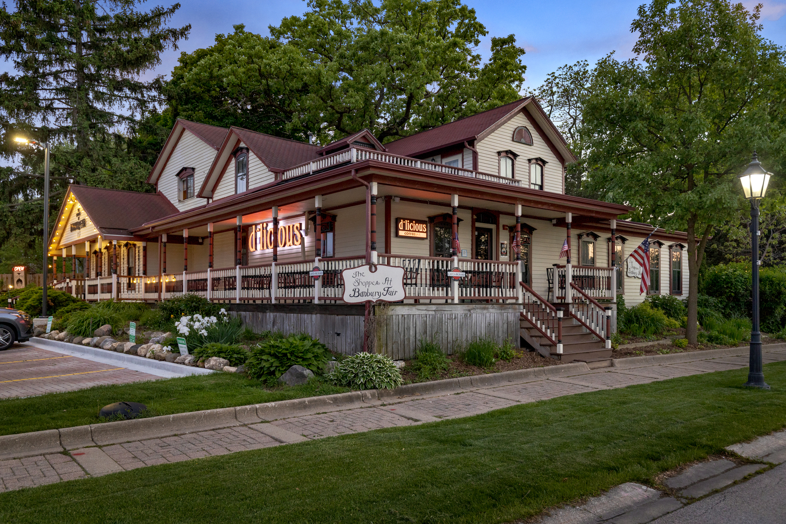 211 W Railroad Avenue