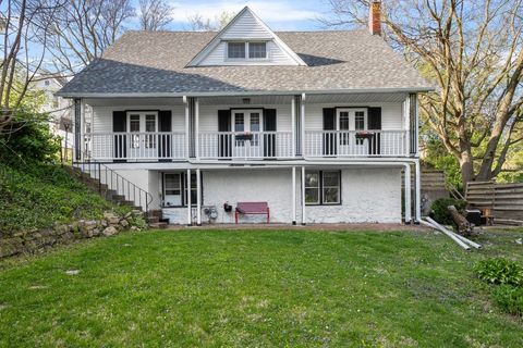 Photo of 1316 E 9th Street, Davenport, IA 52803 (MLS # 12633573)