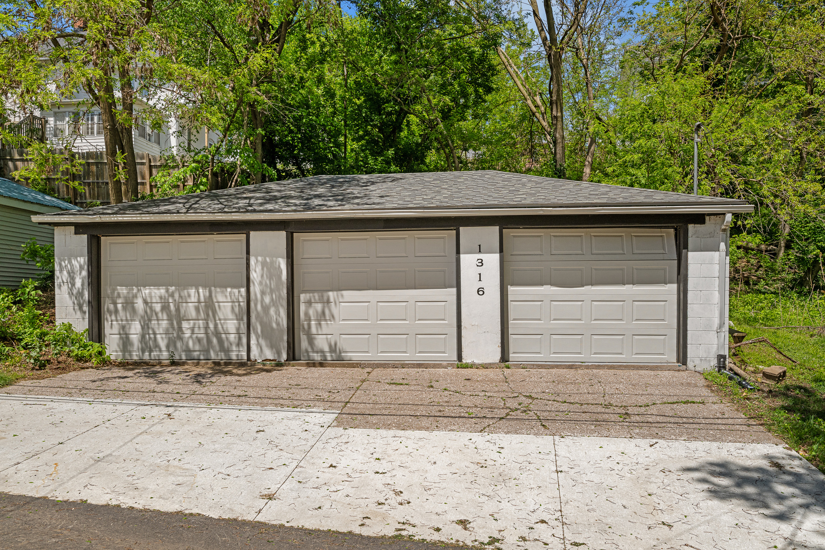 1316 E 9th Street