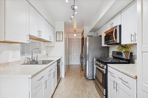 Tiny photo for 318 Juniper Circle, Streamwood, IL 60107 (MLS # 12504299)