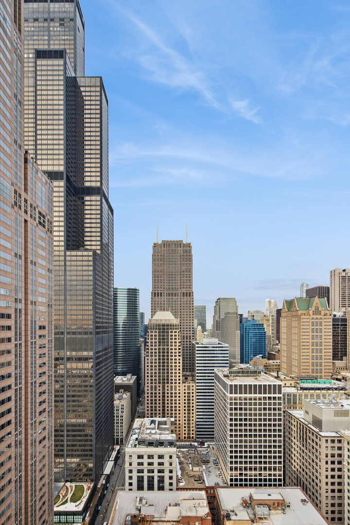 235 W Van Buren Street 262-264-288-292
