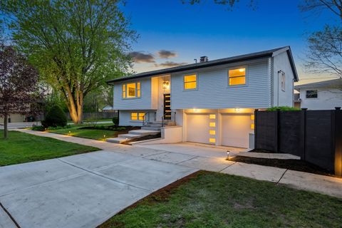 Photo of 9132 Lincolnwood Drive, Evanston, IL 60203 (MLS # 12642495)