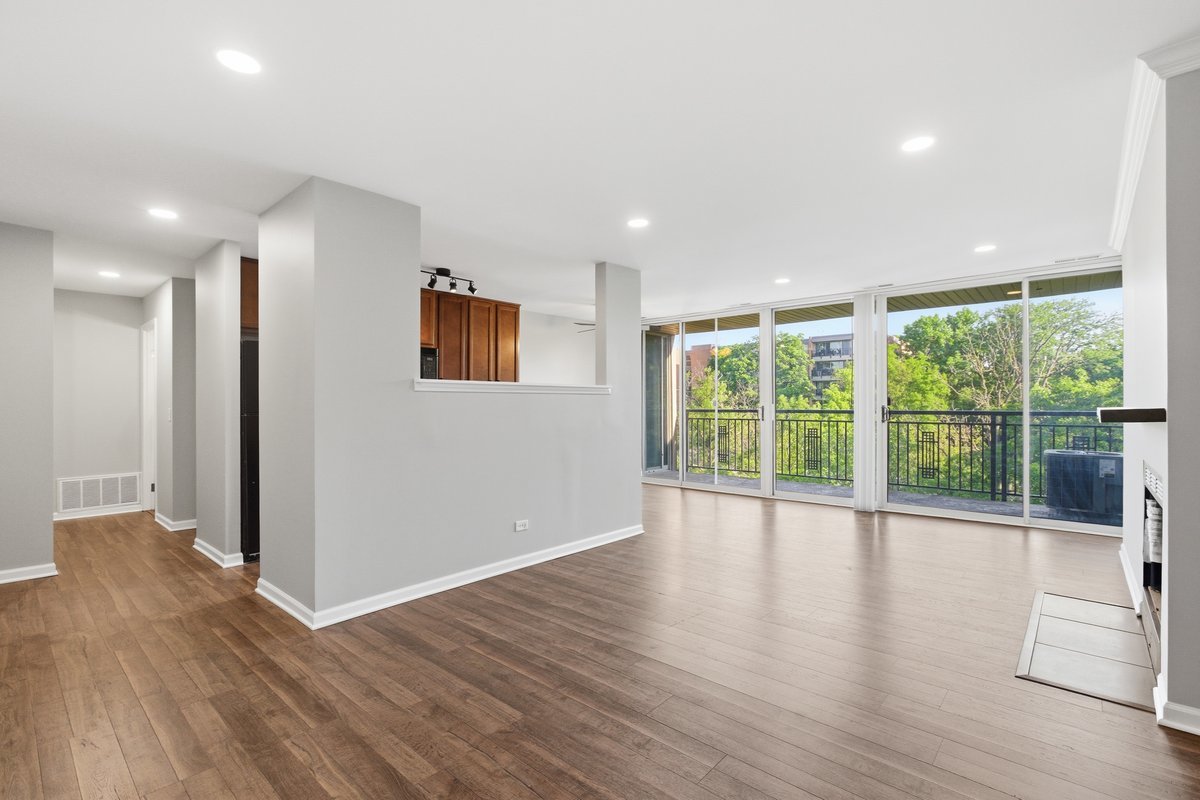 Properties 2 6000 Oakwood Drive 4H