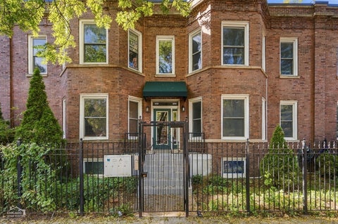 Photo of 2440 N Linden Place #1, Chicago, IL 60647 (MLS # 12783367)