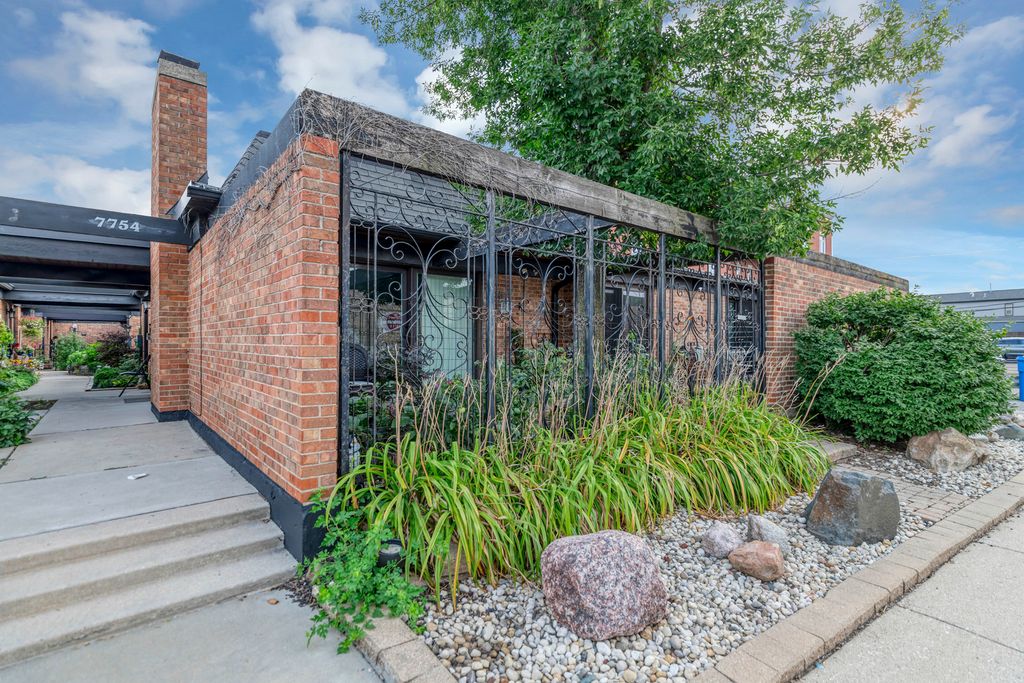 Photo for 7754 W Higgins Road #J, Chicago, IL 60631 (MLS # 12433954)