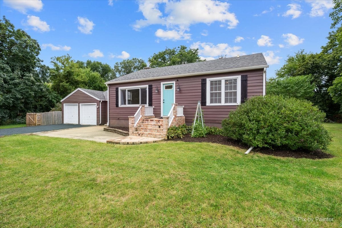 1N038 Woods Avenue