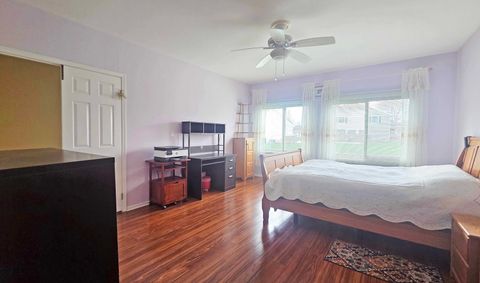 Tiny photo for 111 Autumn Court #111, Buffalo Grove, IL 60089 (MLS # 12617148)