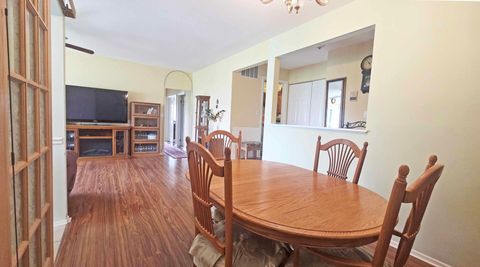 Tiny photo for 111 Autumn Court #111, Buffalo Grove, IL 60089 (MLS # 12617148)