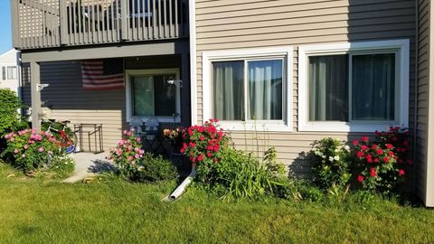 Tiny photo for 111 Autumn Court #111, Buffalo Grove, IL 60089 (MLS # 12617148)