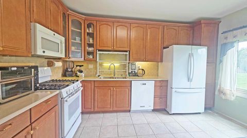 Tiny photo for 111 Autumn Court #111, Buffalo Grove, IL 60089 (MLS # 12617148)