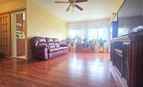 Tiny photo for 111 Autumn Court #111, Buffalo Grove, IL 60089 (MLS # 12617148)