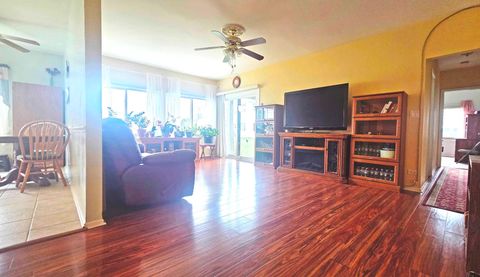 Tiny photo for 111 Autumn Court #111, Buffalo Grove, IL 60089 (MLS # 12617148)