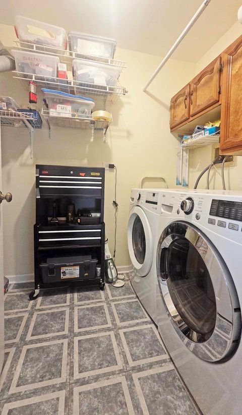 Tiny photo for 111 Autumn Court #111, Buffalo Grove, IL 60089 (MLS # 12617148)