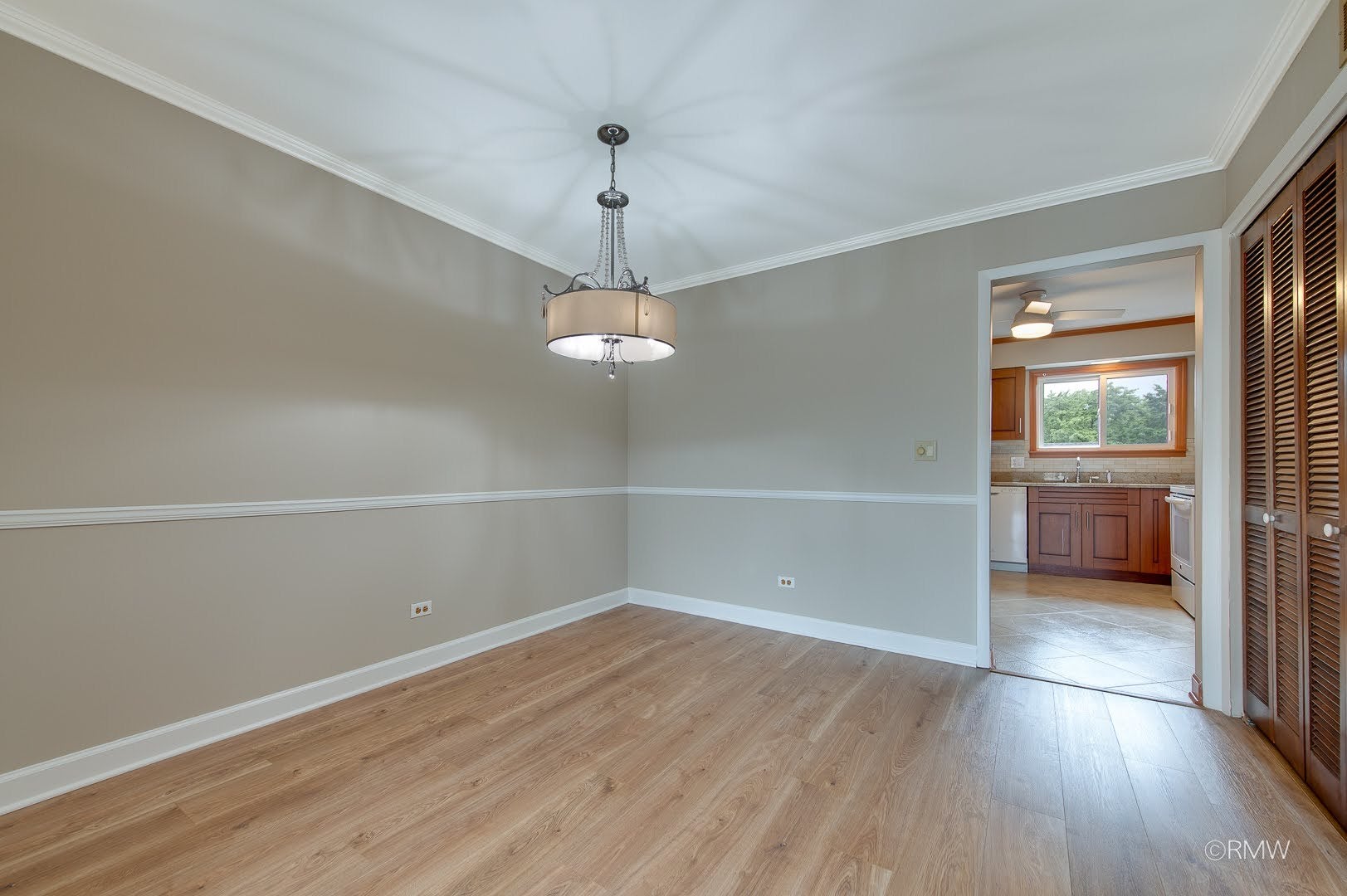 872 S Plum Grove Road 305