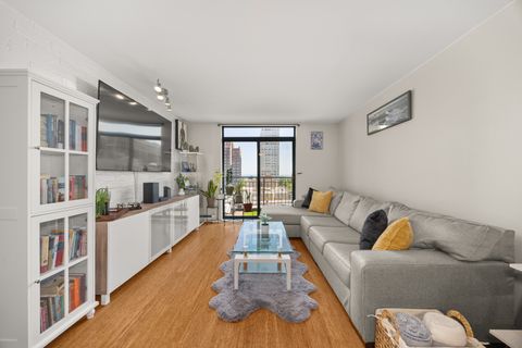 Tiny photo for 3900 N Pine Grove Avenue #911, Chicago, IL 60613 (MLS # 12485682)