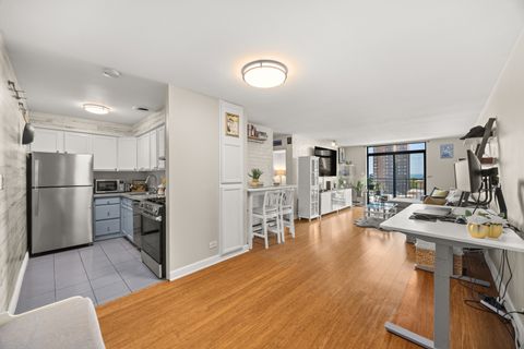Tiny photo for 3900 N Pine Grove Avenue #911, Chicago, IL 60613 (MLS # 12485682)