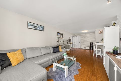 Tiny photo for 3900 N Pine Grove Avenue #911, Chicago, IL 60613 (MLS # 12485682)