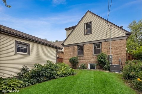 Tiny photo for 2233 N 77th Court, Elmwood Park, IL 60707 (MLS # 12579218)