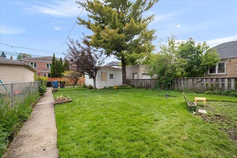 Tiny photo for 2925 W Greenleaf Avenue, Chicago, IL 60645 (MLS # 12655432)