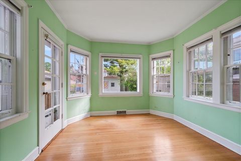 Tiny photo for 2925 W Greenleaf Avenue, Chicago, IL 60645 (MLS # 12655432)