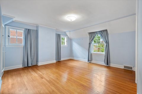 Tiny photo for 2925 W Greenleaf Avenue, Chicago, IL 60645 (MLS # 12655432)
