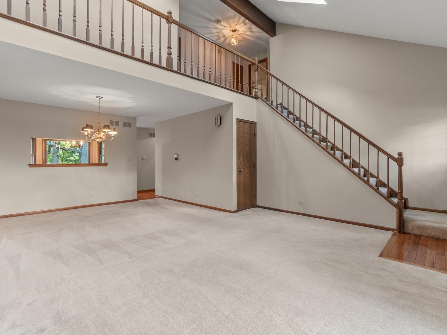 23W501 Green Trails Drive
