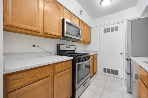 Tiny photo for 1724 Fayette Walk #J, Hoffman Estates, IL 60169 (MLS # 12558791)
