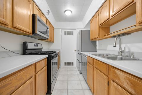 Tiny photo for 1724 Fayette Walk #J, Hoffman Estates, IL 60169 (MLS # 12558791)