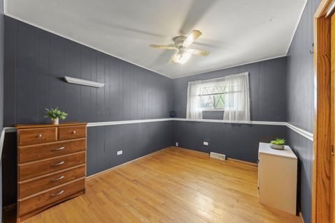 Tiny photo for 151 Catalpa Avenue, Wood Dale, IL 60191 (MLS # 12634378)