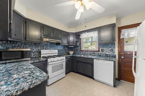 Tiny photo for 151 Catalpa Avenue, Wood Dale, IL 60191 (MLS # 12634378)