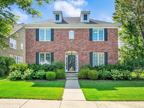 Photo of 515 Superior Street, Vernon Hills, IL 60061 (MLS # 12699949)