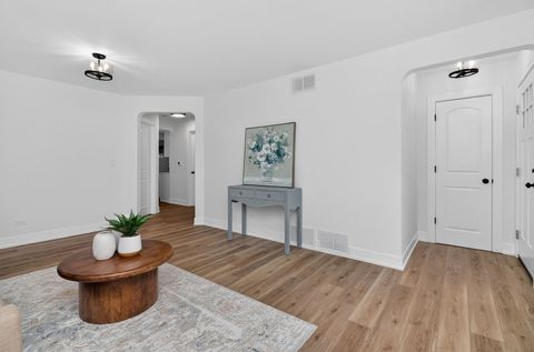 Tiny photo for 7624 W Ainslie Street, Harwood Heights, IL 60706 (MLS # 12545442)