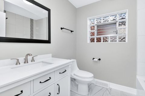 Tiny photo for 7624 W Ainslie Street, Harwood Heights, IL 60706 (MLS # 12545442)