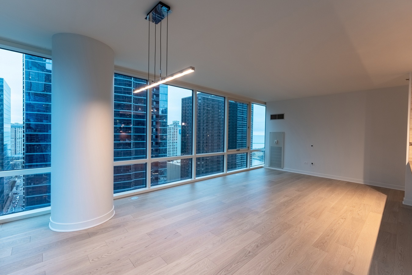 505 N McClurg Court 2606