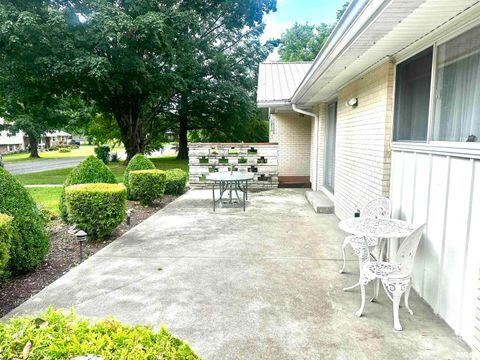 Tiny photo for 57 SHERWOOD Drive, Centralia, IL 62801 (MLS # EB459186)