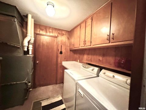 Tiny photo for 57 SHERWOOD Drive, Centralia, IL 62801 (MLS # EB459186)