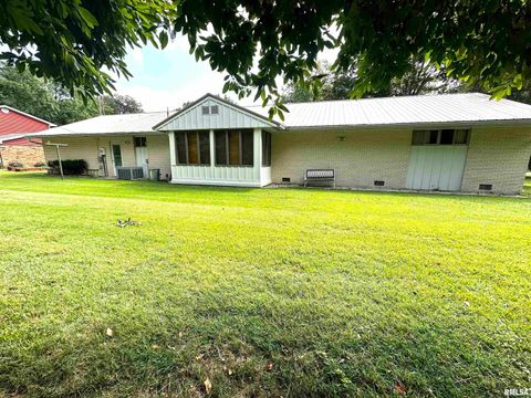 Tiny photo for 57 SHERWOOD Drive, Centralia, IL 62801 (MLS # EB459186)