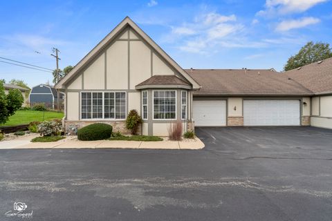 Photo of 1676 Willow Circle Drive, Crest Hill, IL 60403 (MLS # 12488299) Photo of 1676 Willow Circle Drive, Crest Hill, IL 60403 (MLS # 12488299)