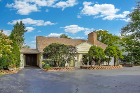 Tiny photo for 3226 Sprucewood Road, Wilmette, IL 60091 (MLS # 12496516)