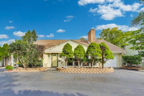 Photo of 3226 Sprucewood Road, Wilmette, IL 60091 (MLS # 12496516) Photo of 3226 Sprucewood Road, Wilmette, IL 60091 (MLS # 12496516)